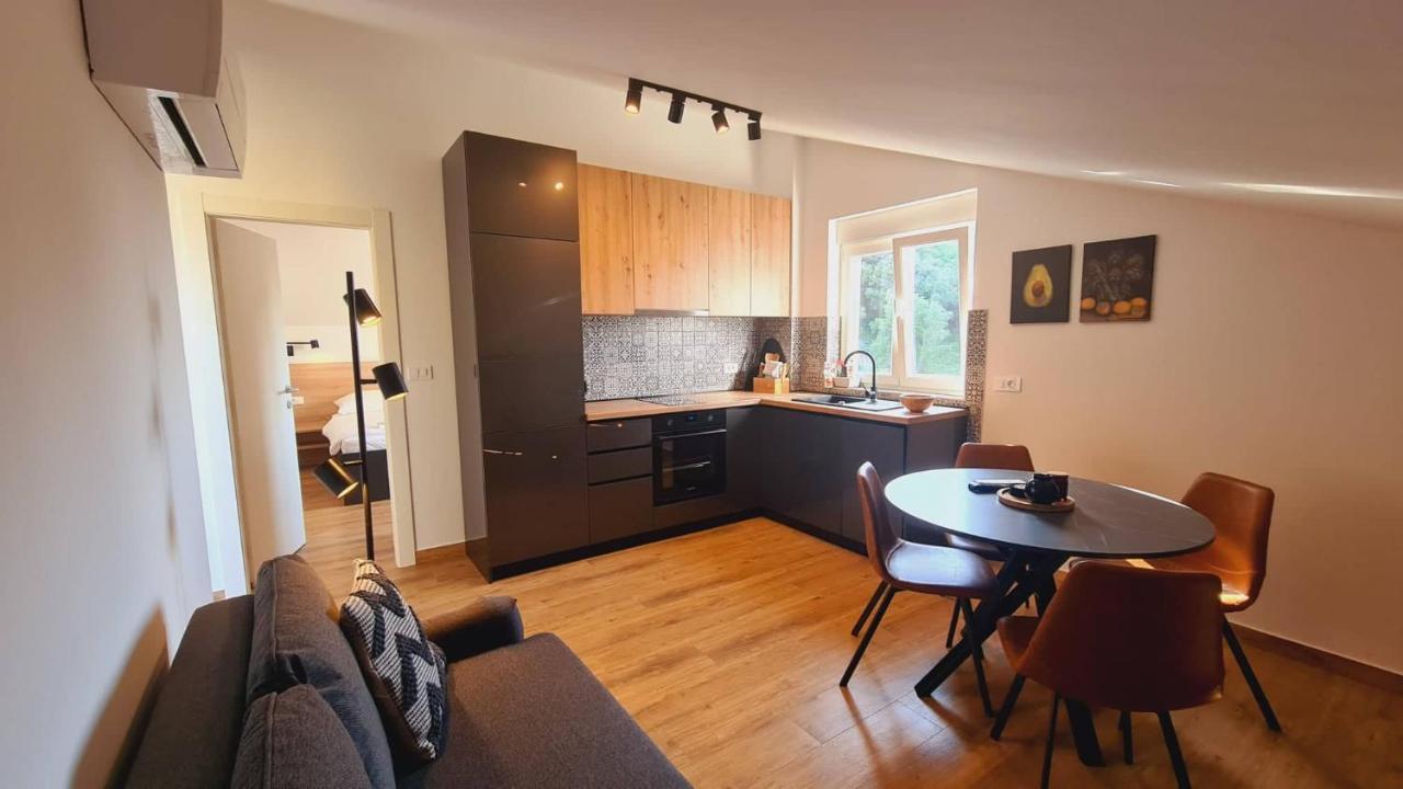 Apartments Nina Rab Town Luaran gambar