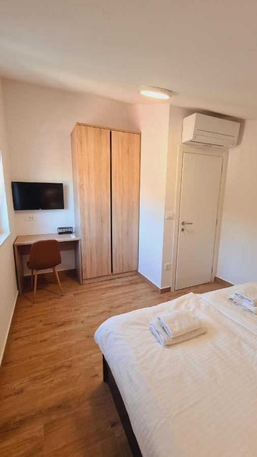 Apartments Nina Rab Town Luaran gambar