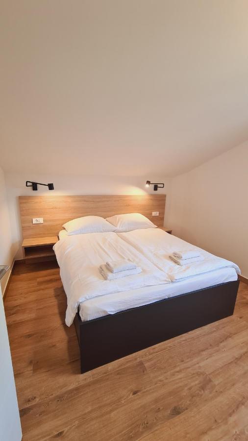 Apartments Nina Rab Town Luaran gambar