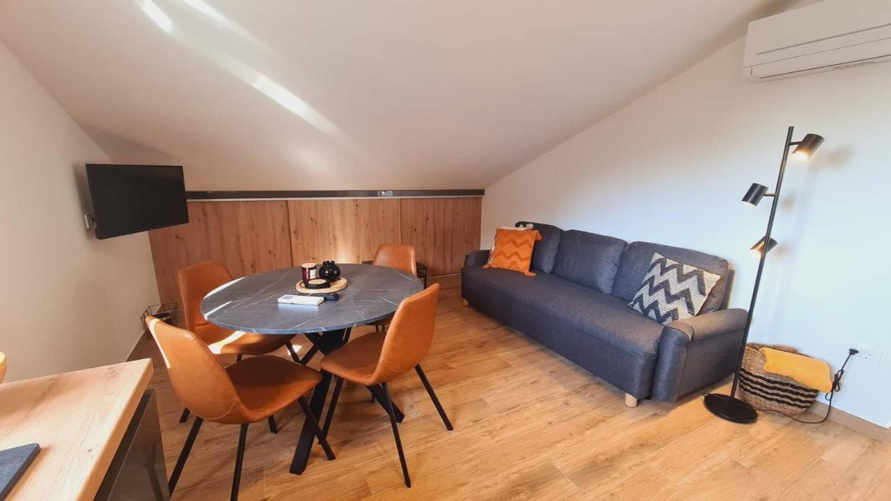 Apartments Nina Rab Town Luaran gambar