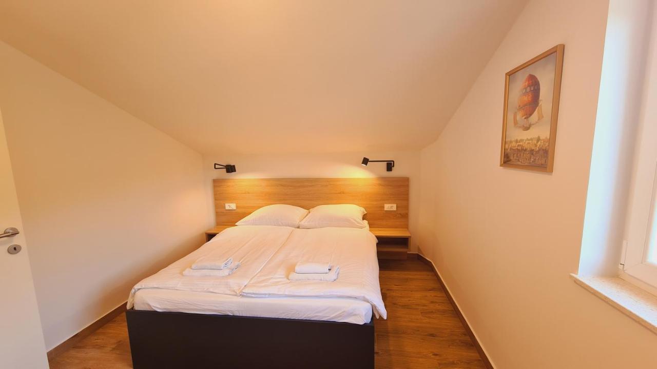 Apartments Nina Rab Town Luaran gambar