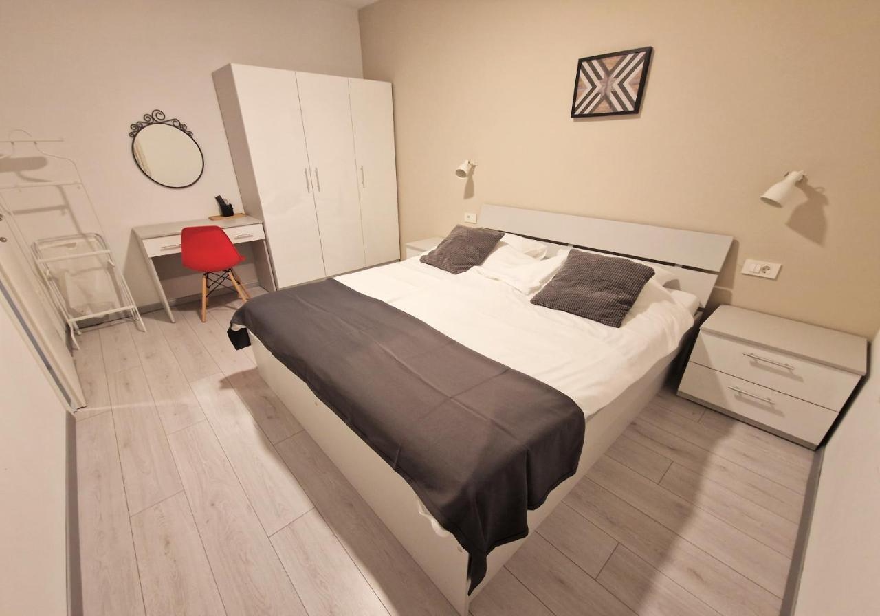 Apartments Nina Rab Town Luaran gambar