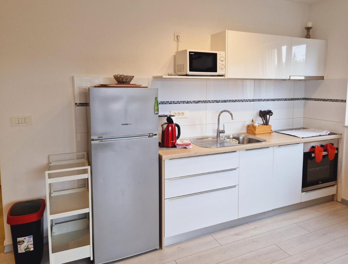 Apartments Nina Rab Town Luaran gambar