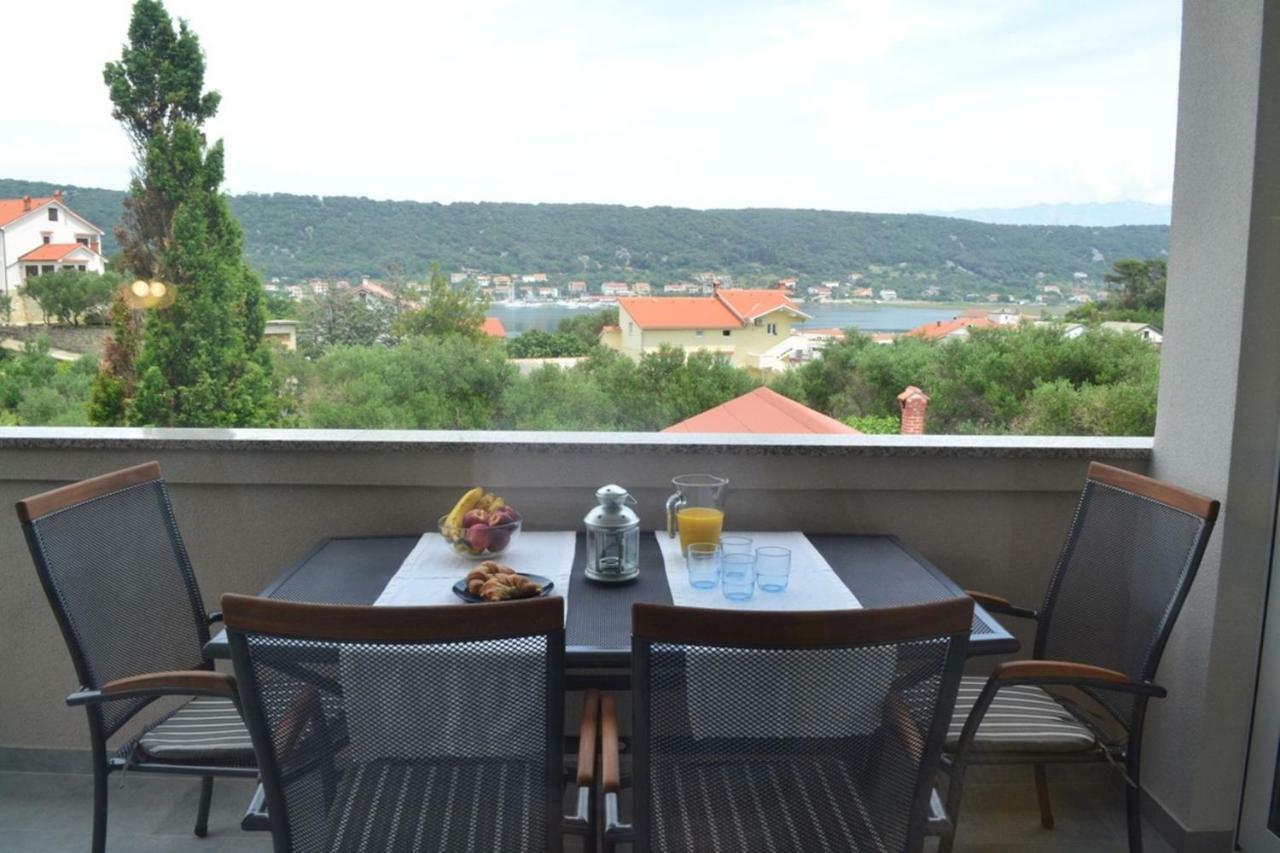 Apartments Nina Rab Town Luaran gambar