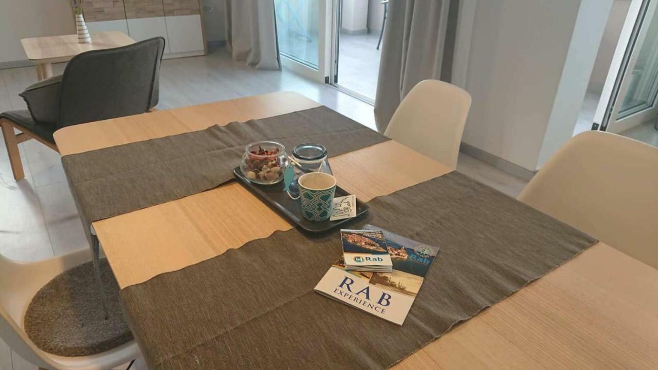 Apartments Nina Rab Town Luaran gambar